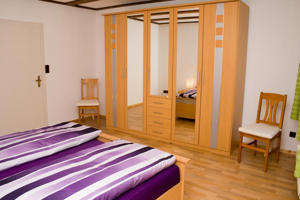 Ferienhaus Alina 贝恩卡斯特尔-屈斯 客房 照片