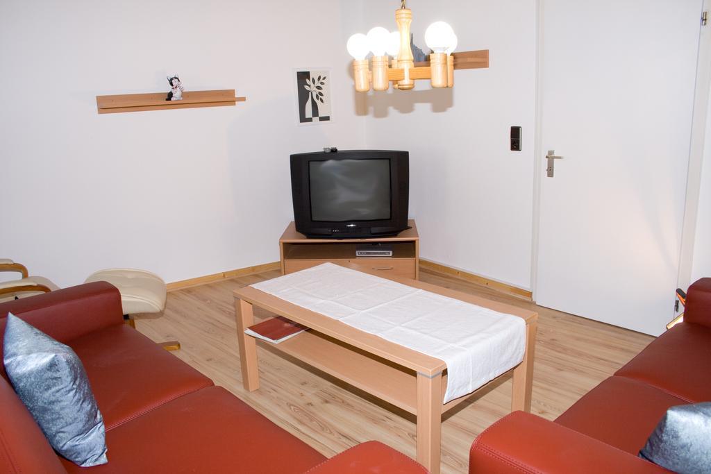 Ferienhaus Alina 贝恩卡斯特尔-屈斯 客房 照片